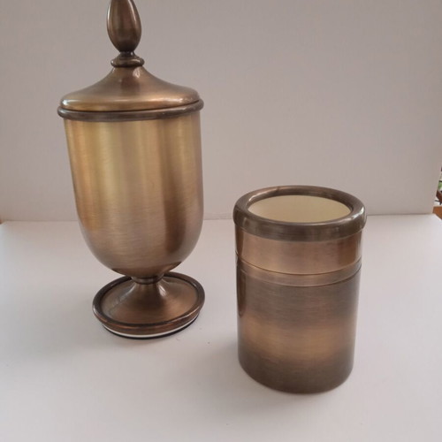 Bathroom vase set like new, Spanish brass with enamel coating