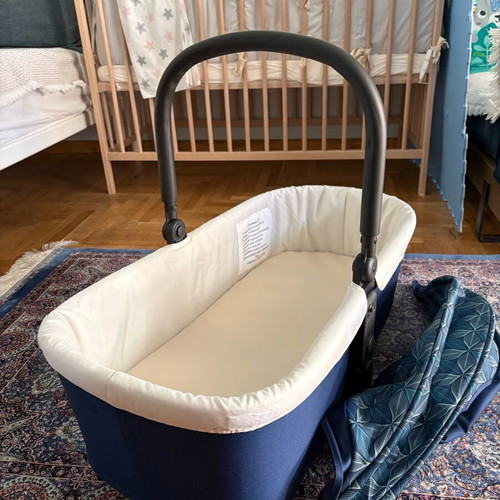 Giordani bassinet new in excellent condition