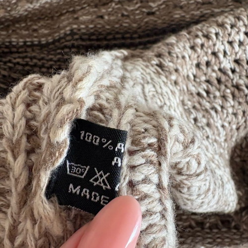 Knitted neck scarf like new, white and brown
