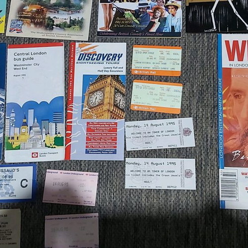 London 1995 tourist guides and flyers like new, 55 pieces