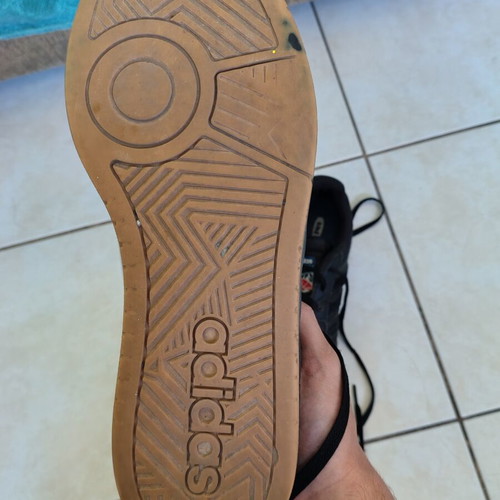 Παπούτσια Adidas Hoops μεταχειρισμένα, casual, μέγεθος 44.5, μαύρο και καφέ