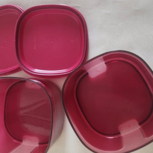 Tupperware set of 5 containers like new