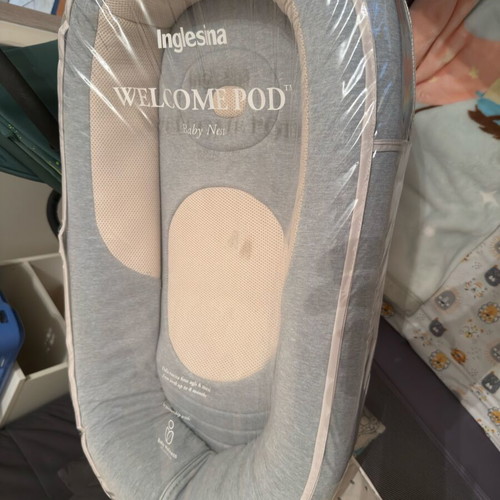 Inglesina Welcome Pod Baby Nest like new, grey-beige