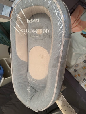 Inglesina Welcome Pod Baby Nest like new, grey-beige