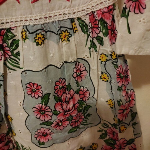 Mykonos Boutique Medium blouse like new, embroidered, white