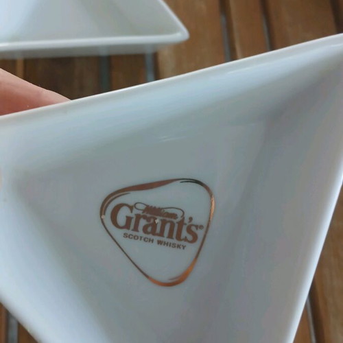 Nut bowls Grant's like new, set of 2