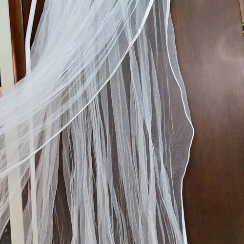 Baby Oliver mosquito net like new with stand