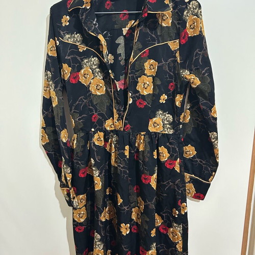 BSB floral dress like new, size small, satin fabric
