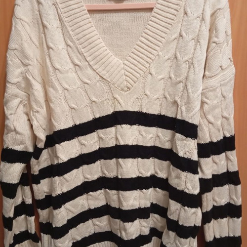 Stradivarius women's knitted sweater like new, white-beige with black stripes, size Large