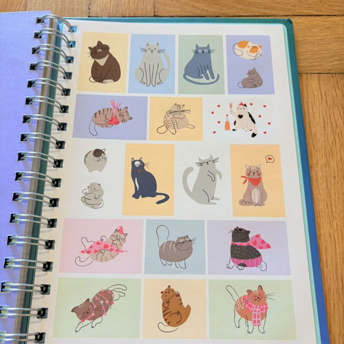 Weekly planner with cats and stickers 23x18cm new