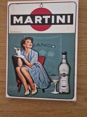 Wooden Martini decorative sign like new, size 13×18