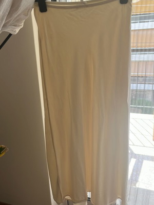 Grace & Mila satin cream viscose skirt, size L