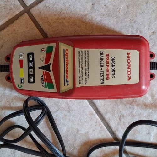 Honda Optimate 3 Battery Charger like new, 0.6A