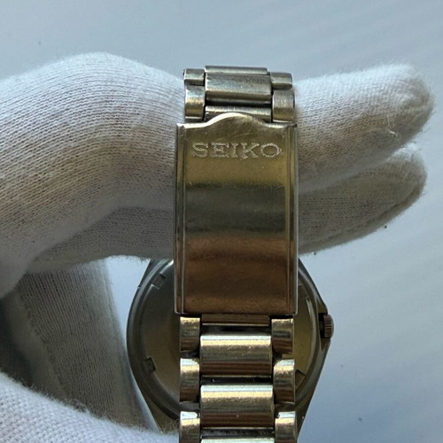 Seiko 5 Automatic watch used, classic vintage model with blue dial