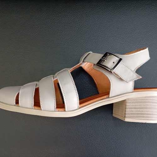 Leather sandals size 36, new, low heel, soft sole, grey