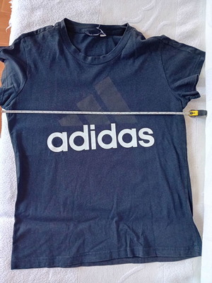 Adidas women's t-shirt used, black color