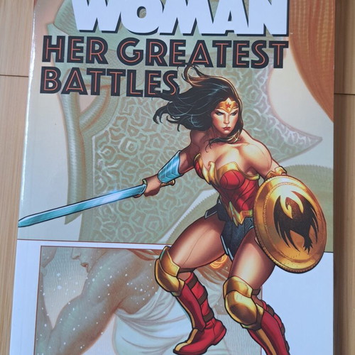 Wonder Woman Her Greatest Battles Graphic Novel like new