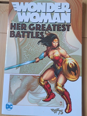 Wonder Woman Her Greatest Battles Graphic Novel like new