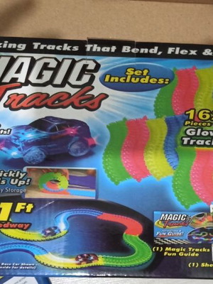 Αυτοκινητόδρομος Magic Tracks μεταχειρισμένος με led αυτοκινητάκι