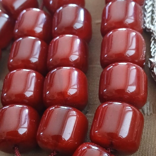 Bakelite Komboloi chatzikos 10, like new, 33 beads, traditional metal finish