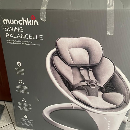 Munchkin Baby Swing like new without remote control