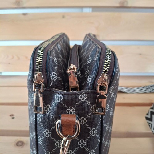 Crossbody bag like new, three compartments, brown and gold