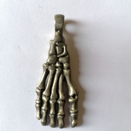 Metal skeleton foot pendant Young Zone new with tribal designs