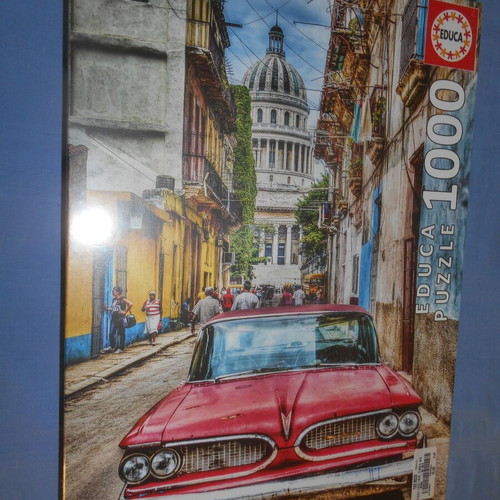Puzzle Vintage Car in Old Havana 1000 pieces new