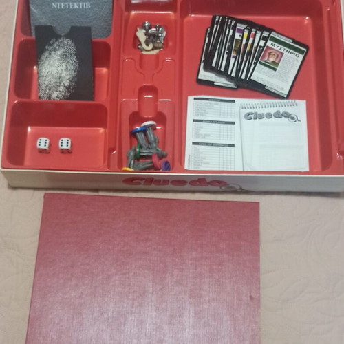 Cluedo detective board game