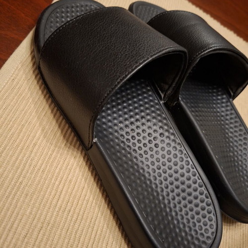 Women's black slippers size 39 like new