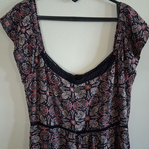 Attrattivo Maxi Dress like new, viscose, black with pink and blue pattern