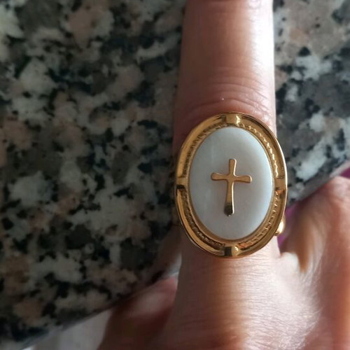 Faux adjustable ring like new