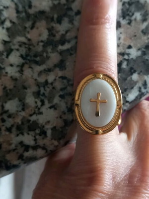 Faux adjustable ring like new