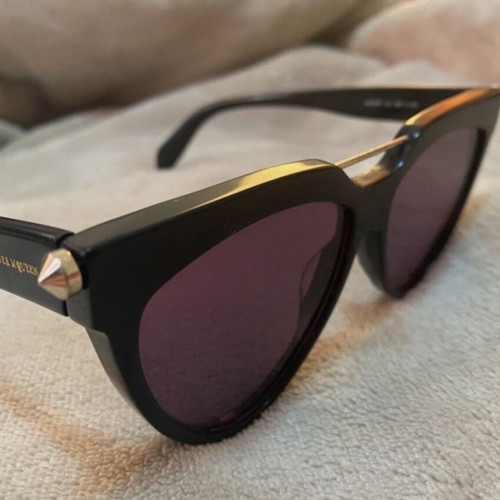 Alexander McQueen Sunglasses like new, black