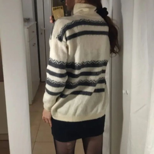90s wool sweater with turtleneck, like new, ecru with blue stripes
