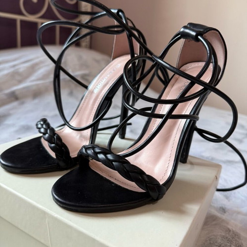 Diamantique Black Sandals Size 36 Like New With Knee-High Laces