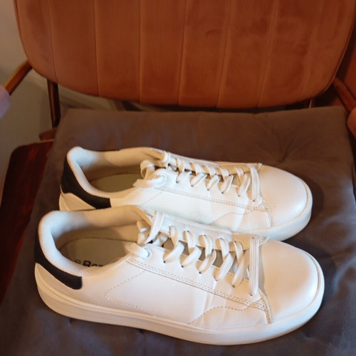 Bershka men's athletic shoes size 40 like new, white