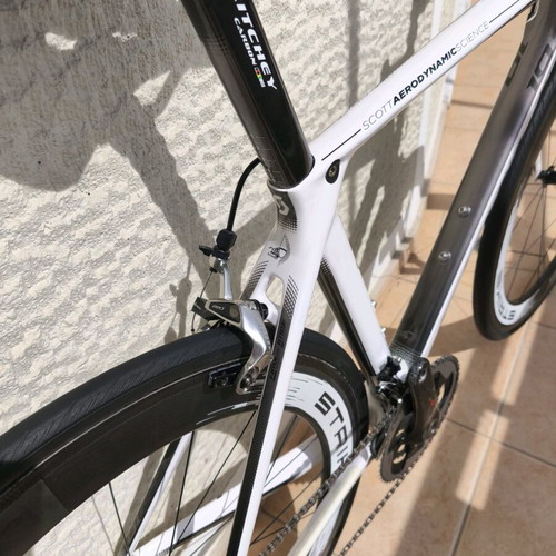Scott Foil 10 Road Bike 2013 like new, size Small, with Shimano Dura Ace wheels