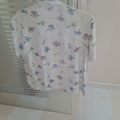 Lucille shirt medium, like new, multicolor chiffon