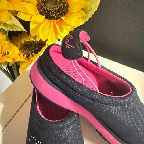 Jeans shoes new, size 30, very light