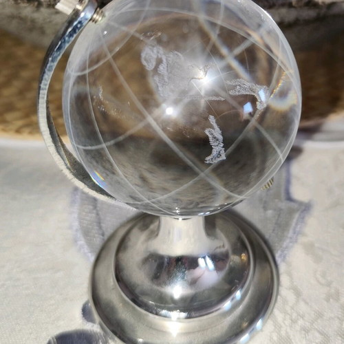 Johnie Walker globe like new