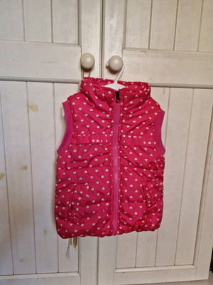 Fuchsia sleeveless vest for 2-year-old girl like new