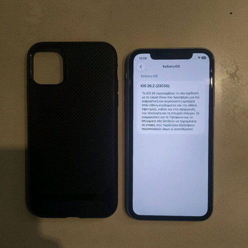iPhone 11 64GB used, white with case and cable