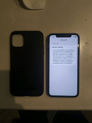 iPhone 11 64GB used, white with case and cable