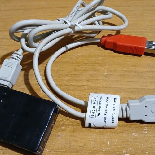 USB 2 Hub 4-Port Like New