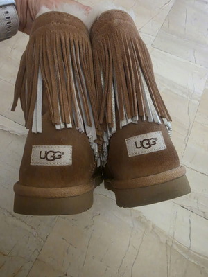 Ugg Classic Short II Fringe boots used, size 36