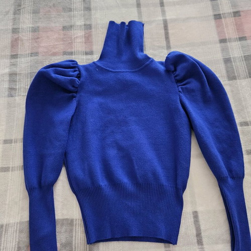 Women's sweaters like new, pink Bershka, beige Zara, blue turtleneck
