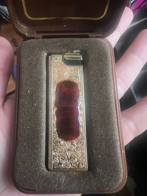 Penguin collectible lighter like new