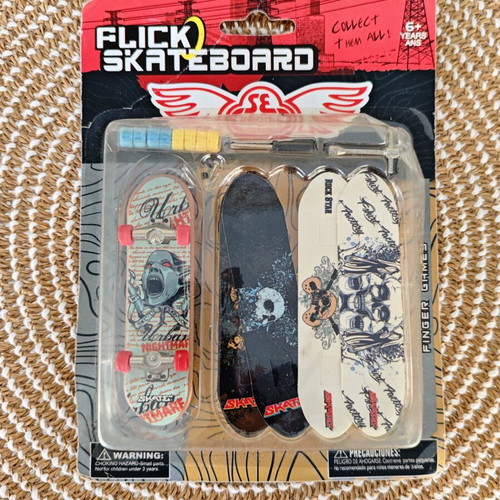 Flick Skateboard SE Racing finger skateboard set new, sealed