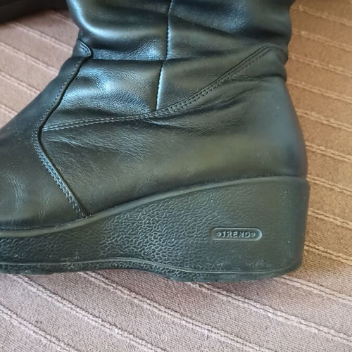 Women's winter boots used, natural leather and fur, size 38, black